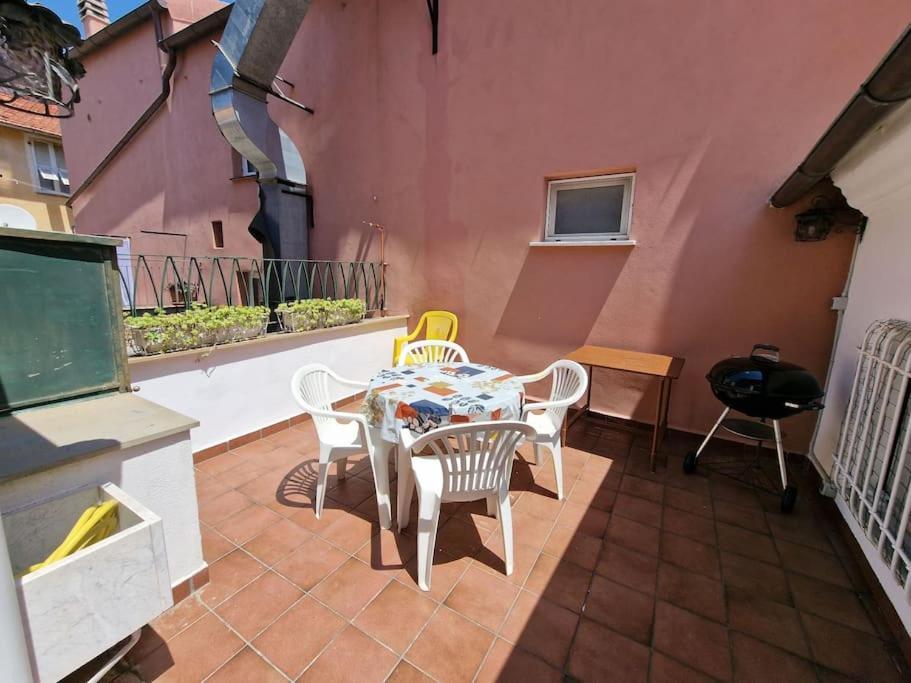 Silver Sands Finale Ligure - Traditional Apartment - 4 Beds & Terrace By The Beach מראה חיצוני תמונה
