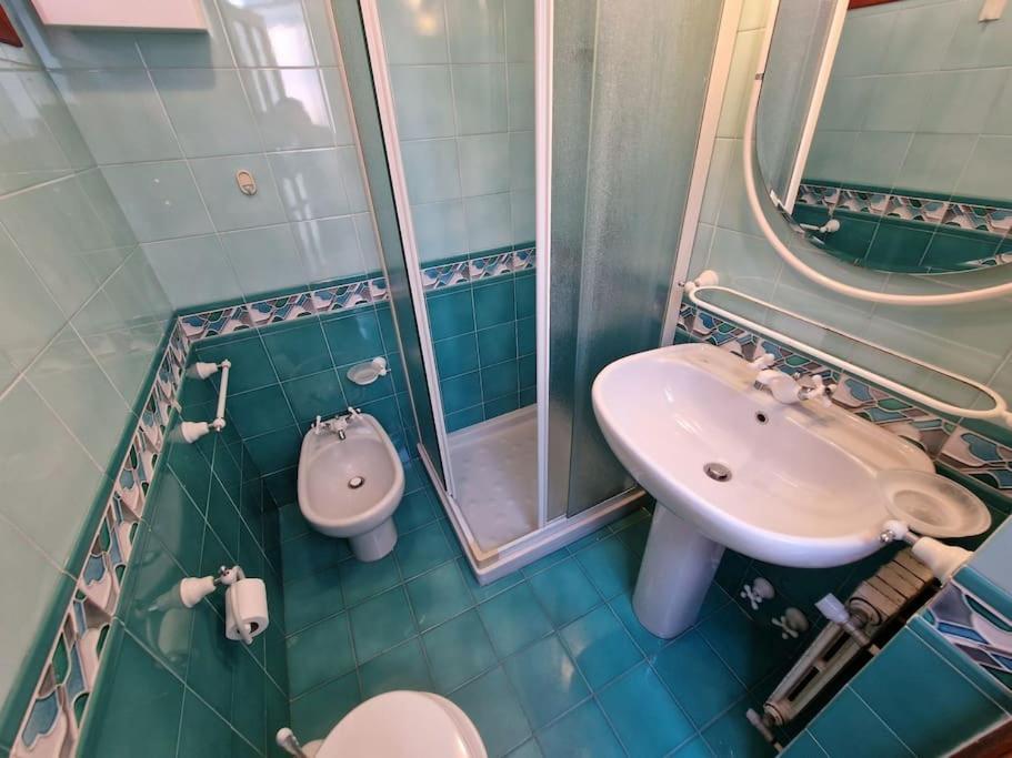 Silver Sands Finale Ligure - Traditional Apartment - 4 Beds & Terrace By The Beach מראה חיצוני תמונה